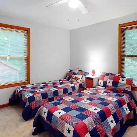 The Three Cornered Pond Retreat Vila